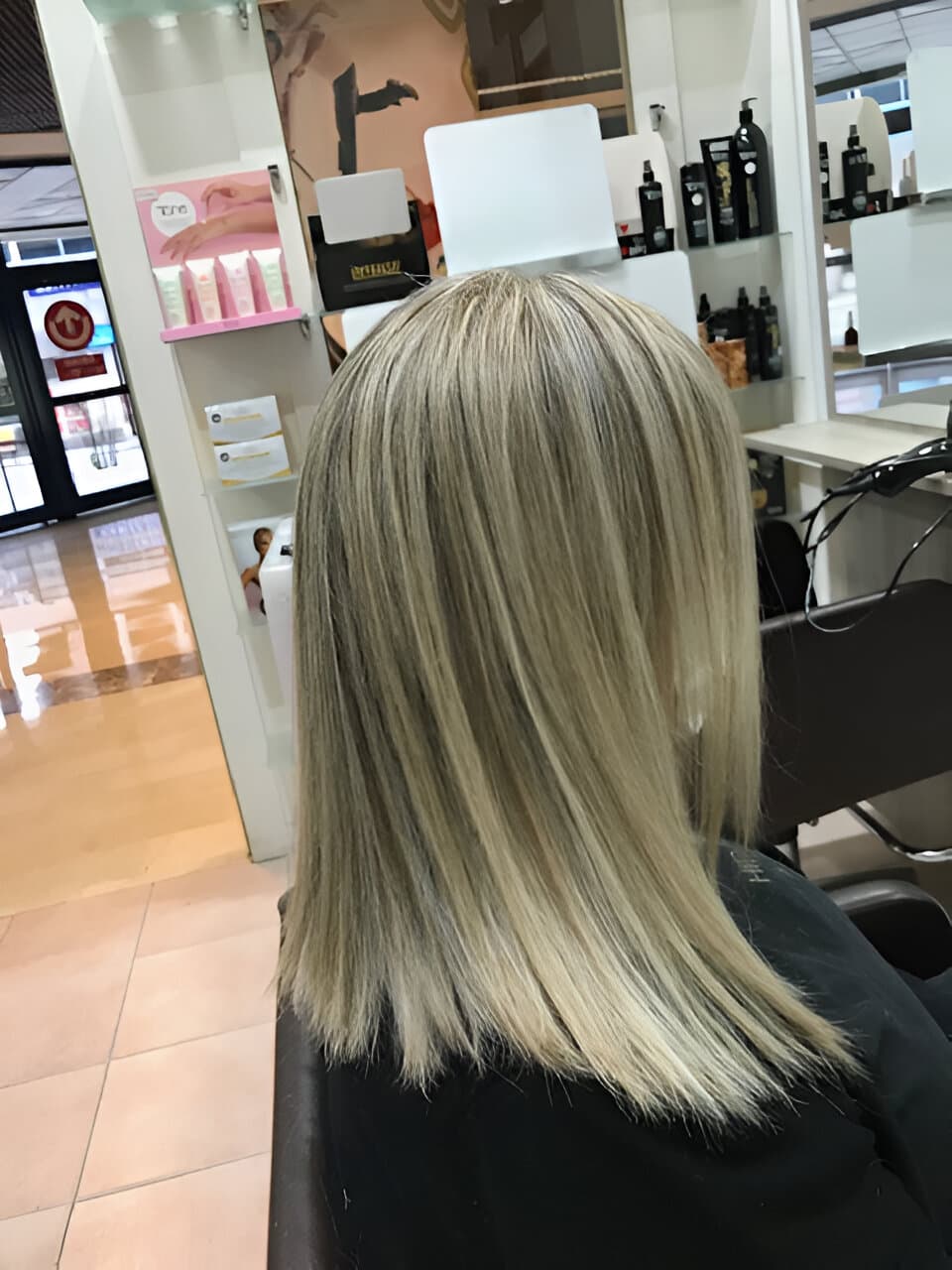 Mechas y coloración en la peluquería Simão Soares en Vigo
